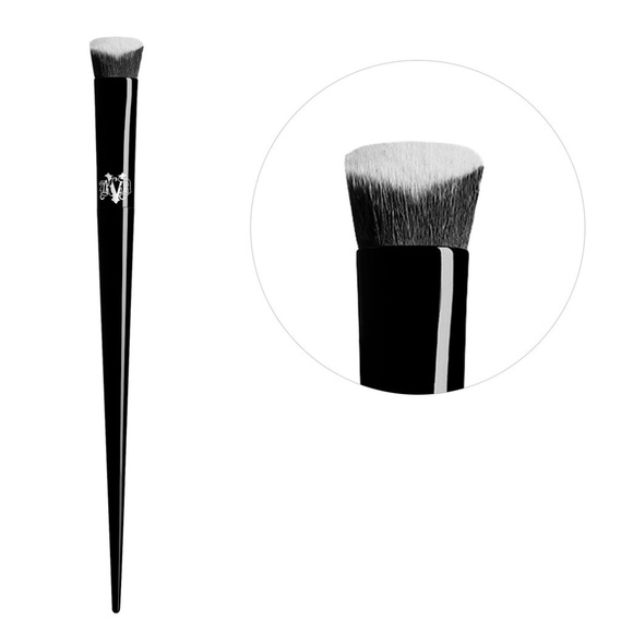 Kat Von D Lock-It Edge Concealer Brush #40 - Picture 1 of 5